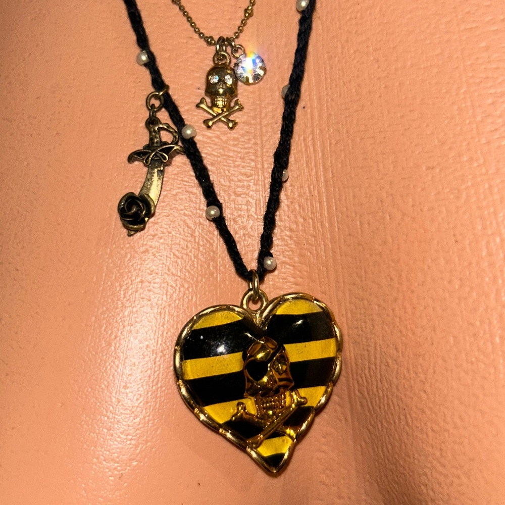 Pirate skull lucite charm betsey Johnson necklace vintage sailor mermaid pinup